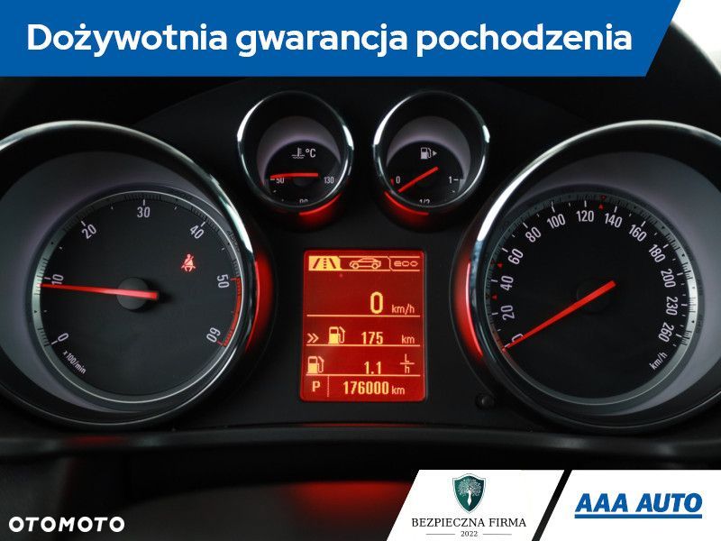 Opel Insignia - 10