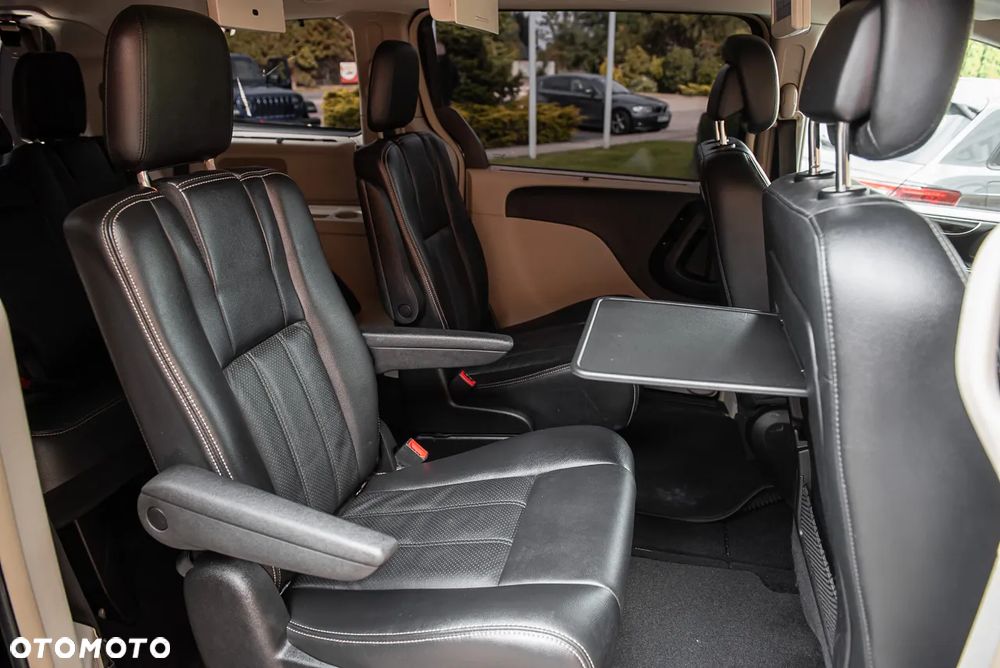 Lancia Voyager 3.6 Platinum Euro6 - 34