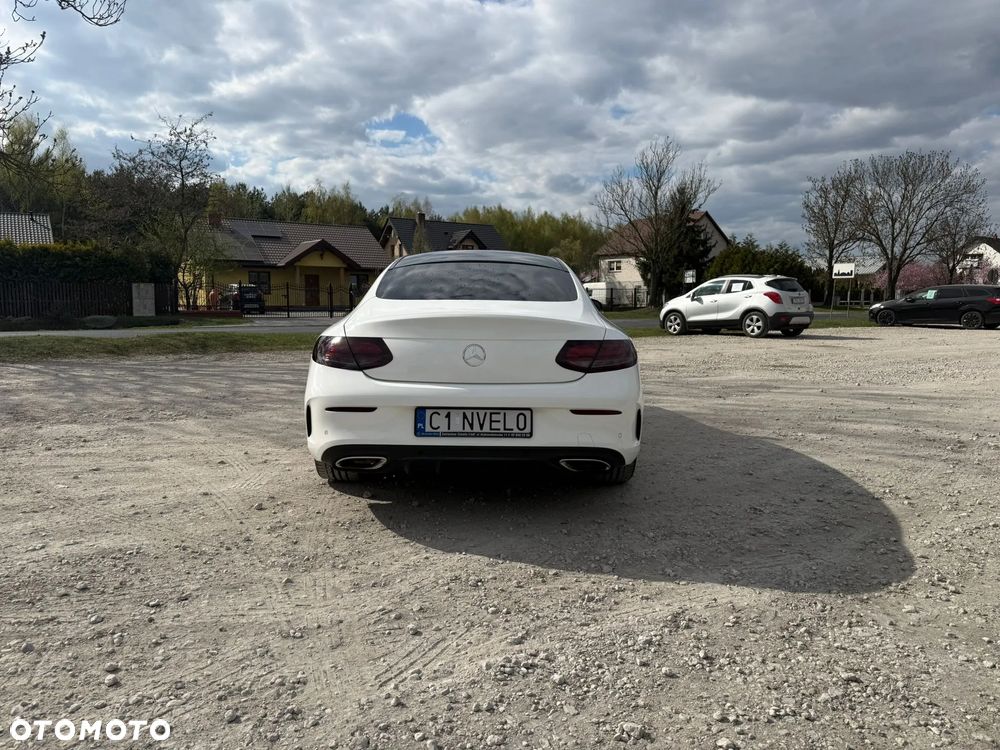 Mercedes-Benz Klasa C 300 9G-TRONIC - 9