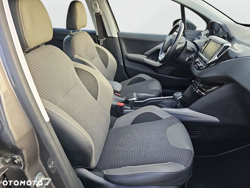 Peugeot 2008 1.2 Pure Tech Allure S&S EAT6 - 13