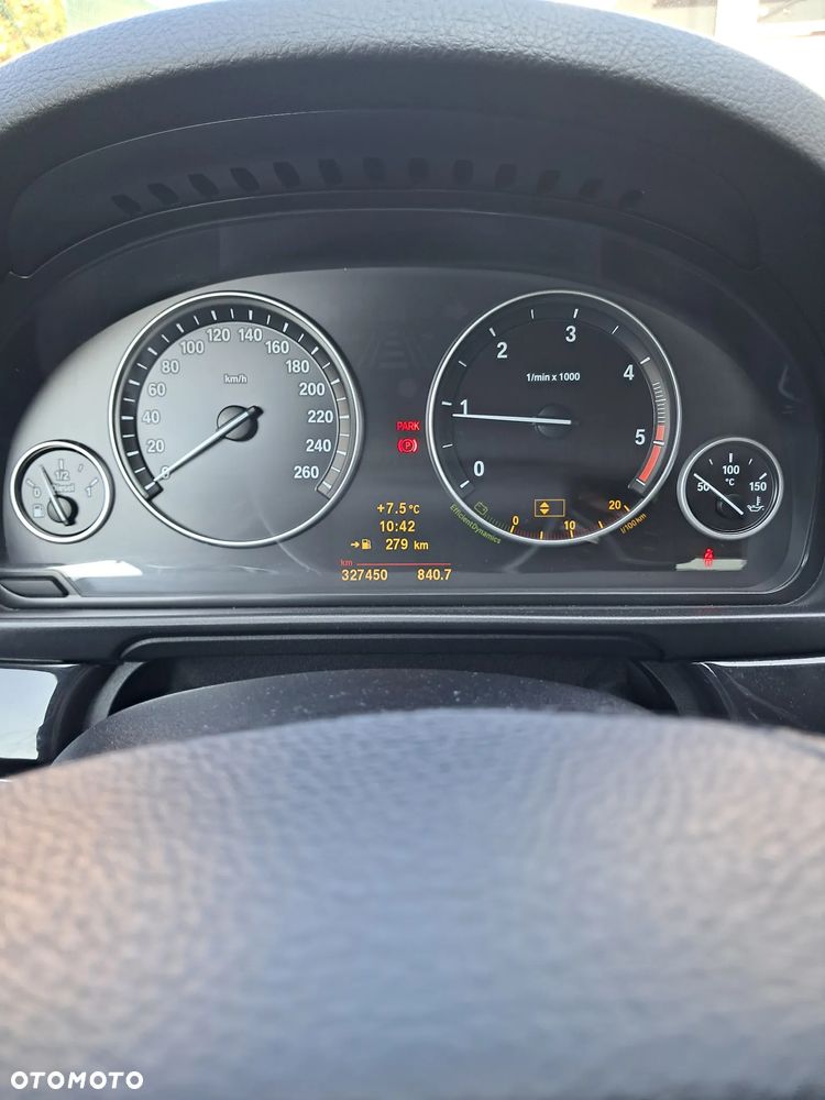 BMW Seria 5 520d Luxury Line - 9