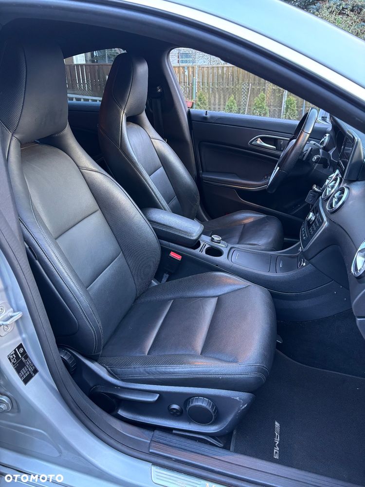 Mercedes-Benz CLA 250 7G-DCT AMG Line - 22