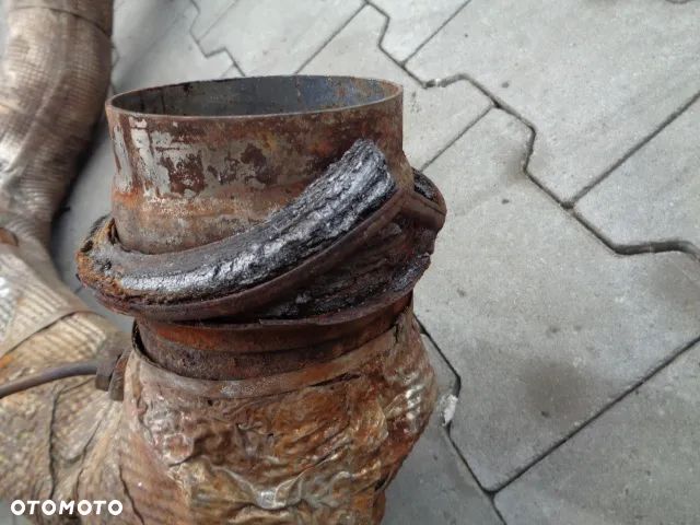 Kolanko tłumika Valtra T254 Versu - 2