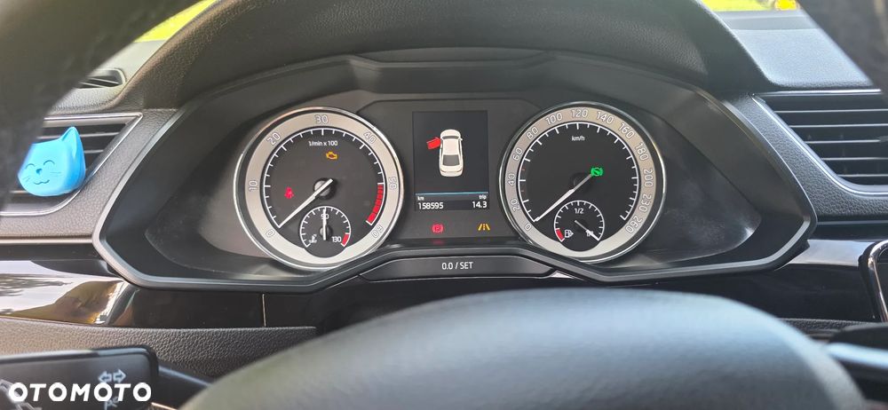 Skoda Superb 2.0 TDI 4x4 L&K DSG - 9