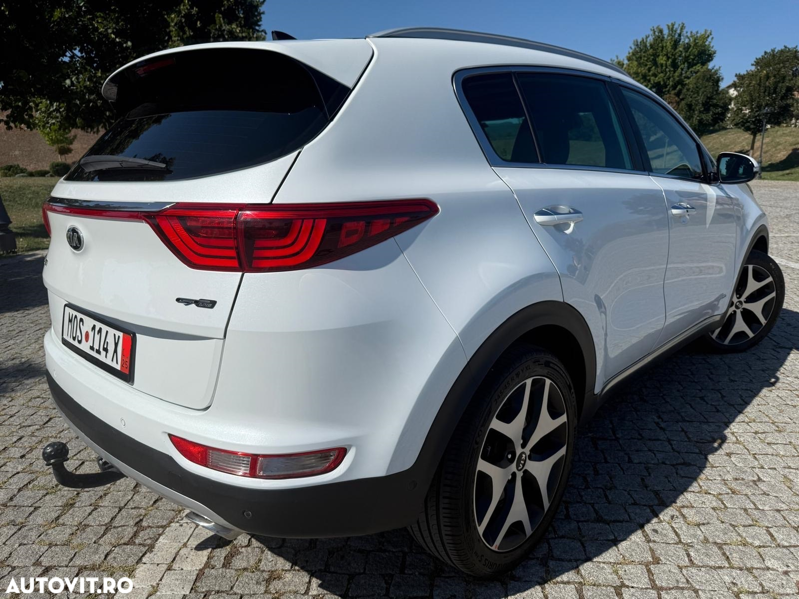 Kia Sportage 2,0 CRDI AWD Aut. GT Line - 4