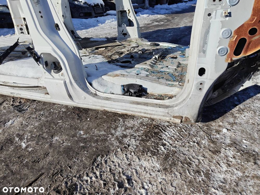 PRÓG PRAWY + SŁUPEK ŚRODKOWY NISSAN NV200 - 3