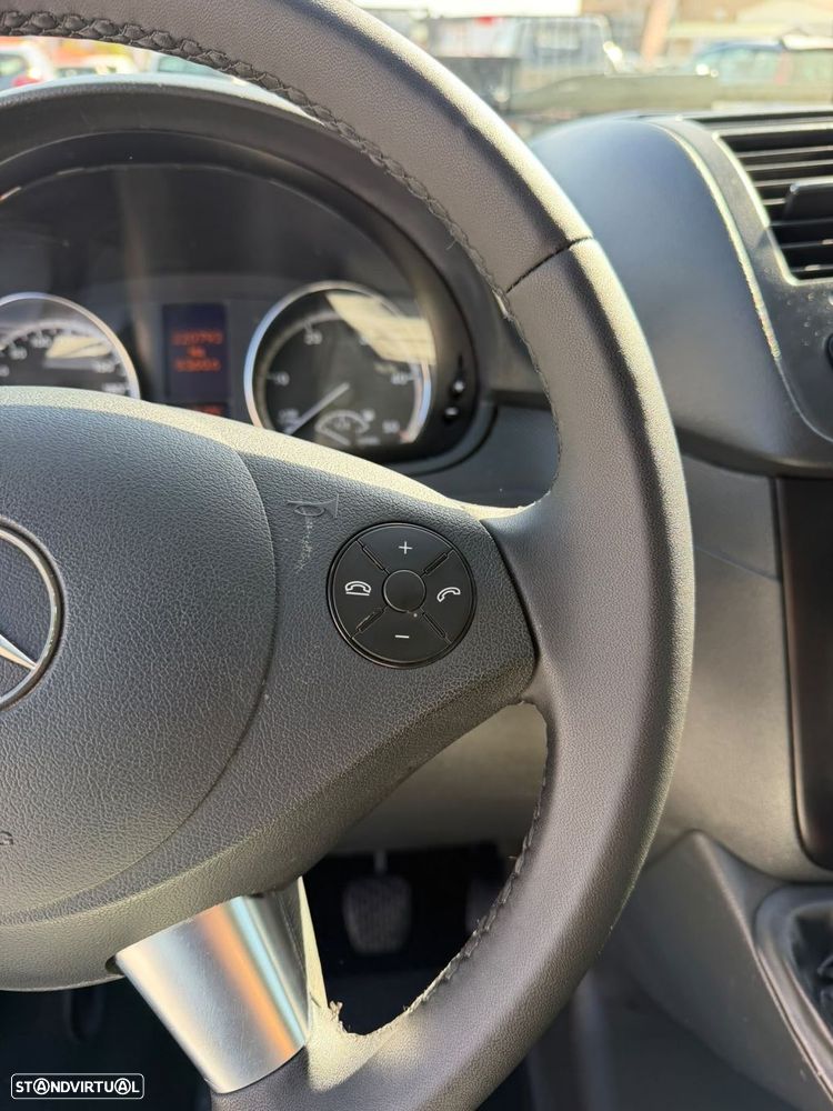 Mercedes-Benz Vito 5 LUGARES - 28