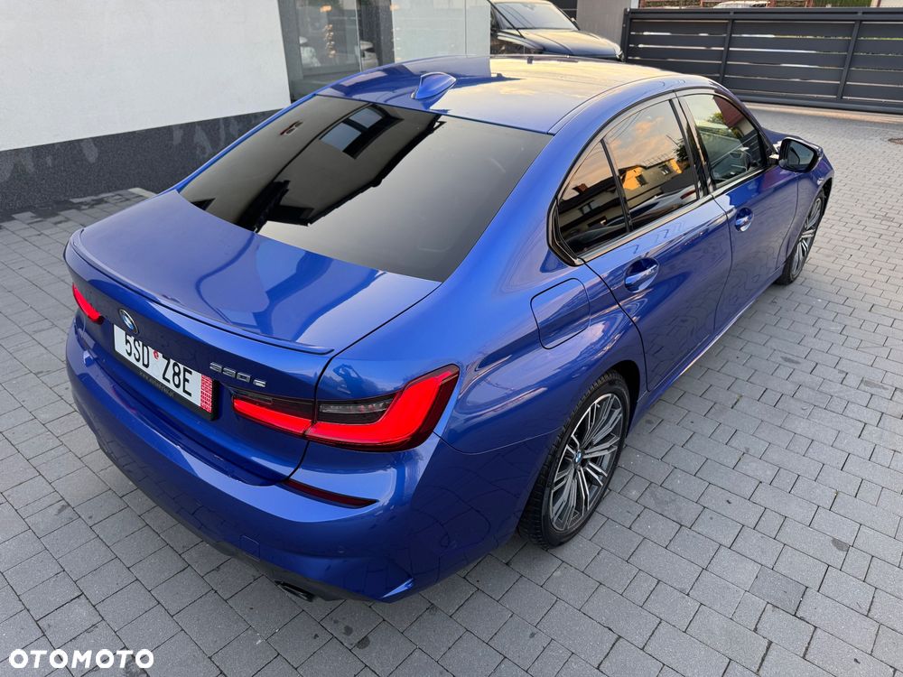BMW Seria 3 330e M Sport - 6