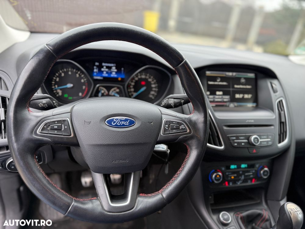 Ford Focus Turnier 1.5 EcoBoost Start-Stopp-System ST-Line - 14
