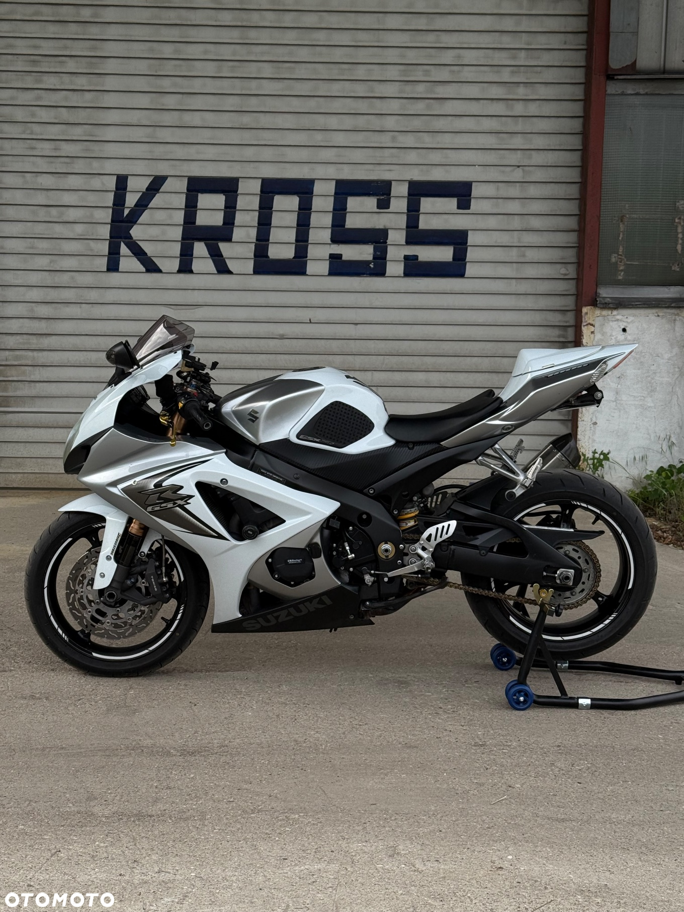 Suzuki GSX-R - 6
