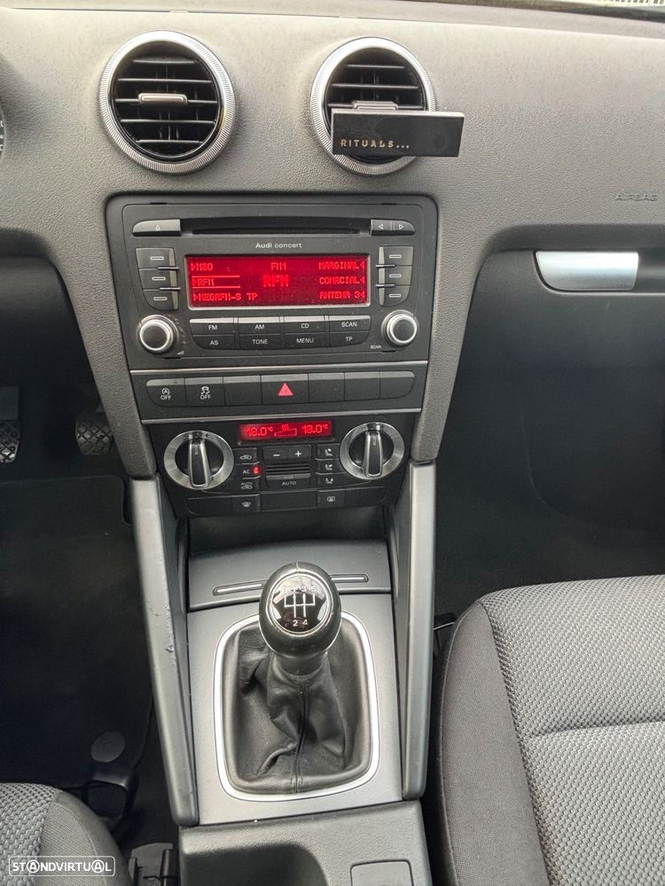 Audi A3 1.6 TDI S-line - 13