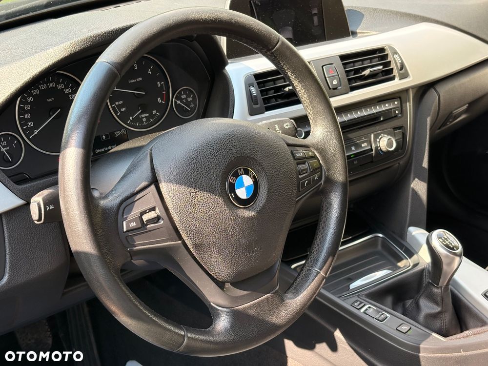 BMW Seria 3 320d DPF - 10