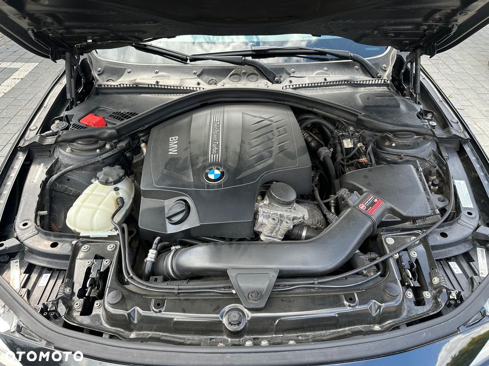 BMW Seria 3 335i xDrive Sport Line - 15