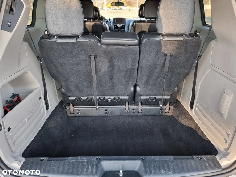 Chrysler Town & Country 3.6 Touring - 15