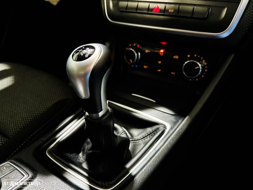 Mercedes-Benz A 180 CDI BlueEFFICIENCY Edition - 38