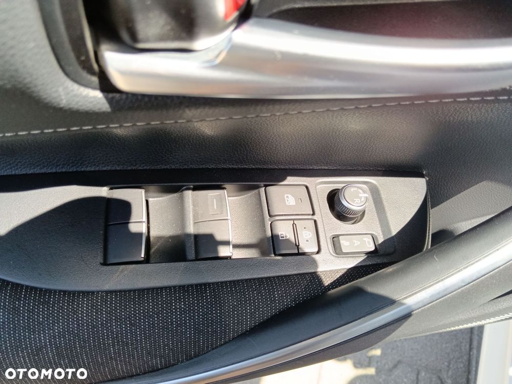 Toyota Corolla 1.8 Hybrid Comfort - 17
