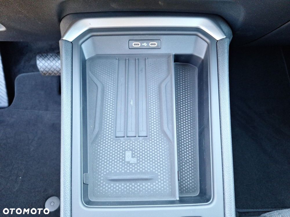 Volkswagen T-Roc - 23