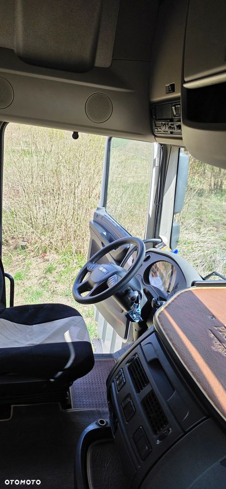 DAF XF - 10