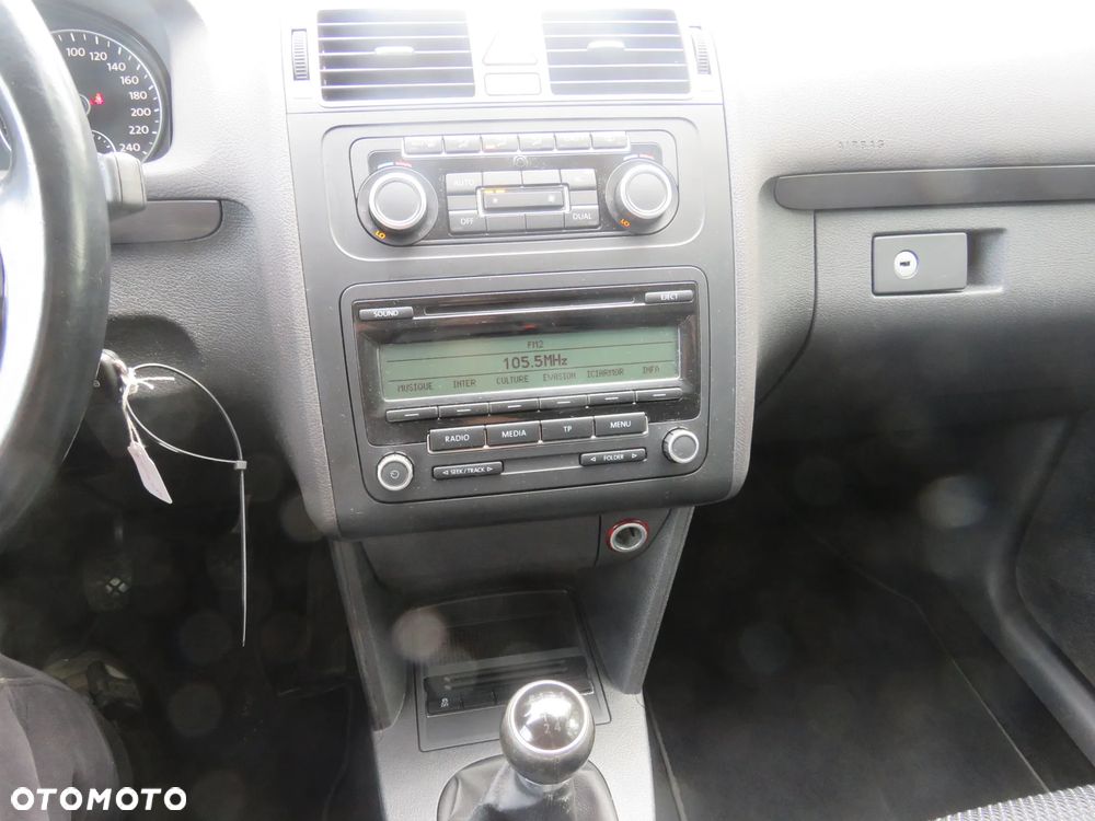 Volkswagen Touran 1.6 TDI DPF BlueMotion Technology MATCH - 14