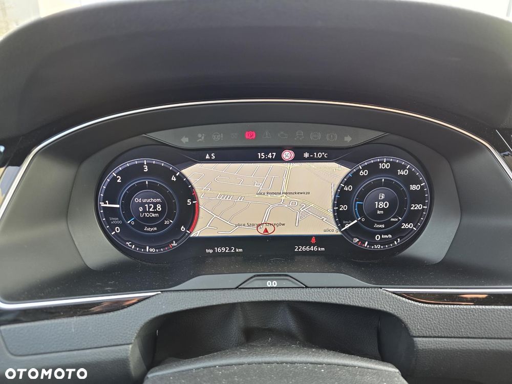 Volkswagen Passat Variant 2.0 TDI BMT 4Mot Highline - 21