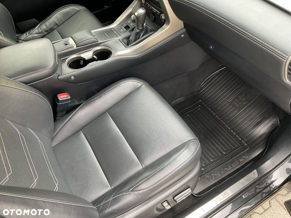 Lexus NX 300h Comfort AWD - 13