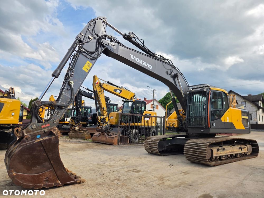 Volvo EC 220 E - 2