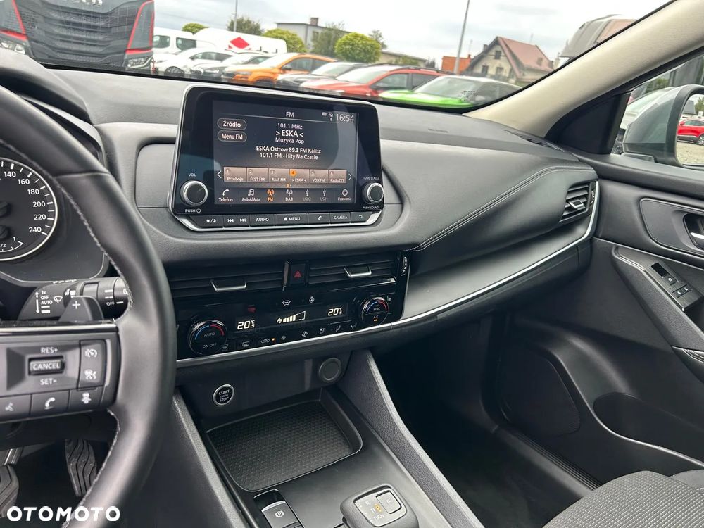 Nissan Qashqai 1.3 DIG-T mHEV N-Connecta Xtronic - 23