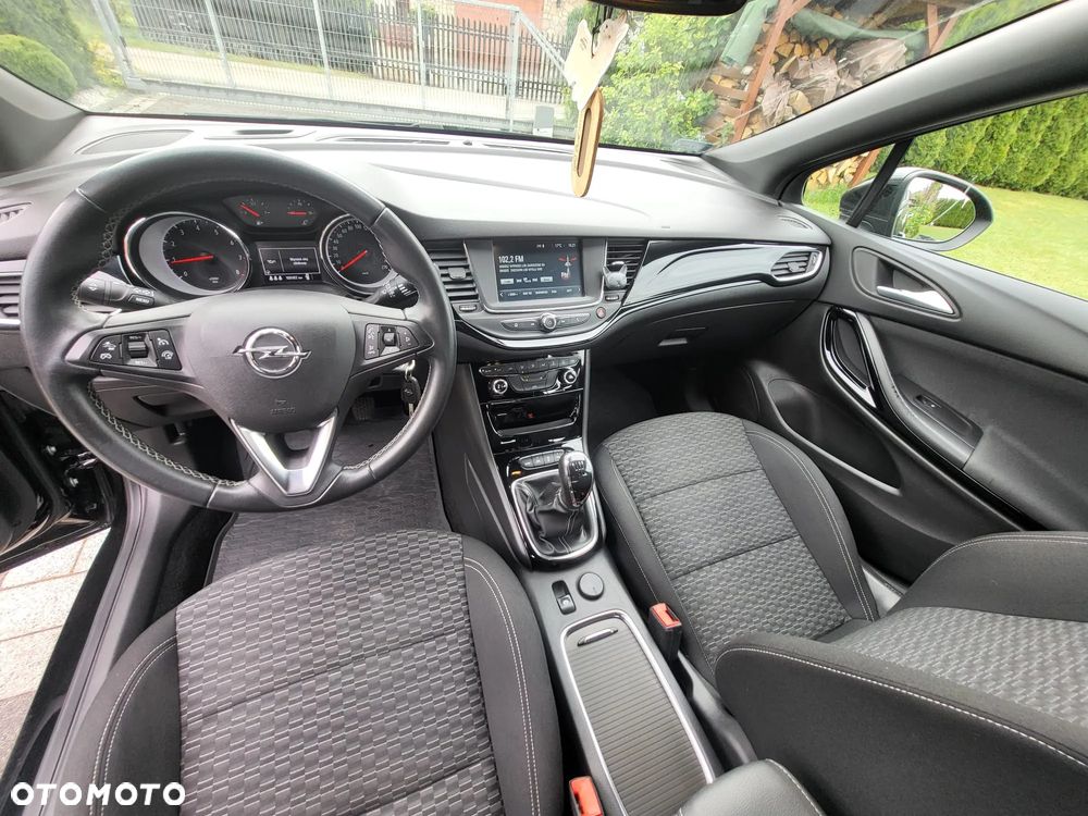 Opel Astra 1.4 T Dynamic S&S - 12