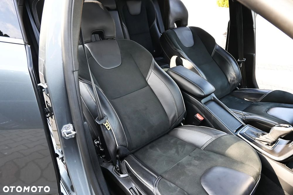 Volvo V40 D2 Geartronic RDesign - 38