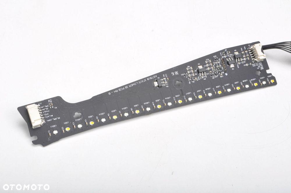 ASTON MARTIN DB11 KIERUNKOWSKAZ LED PRAWY NA CZĘŚĆI 36947RB - 5