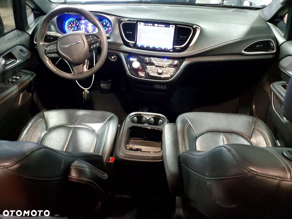 Chrysler Pacifica - 9