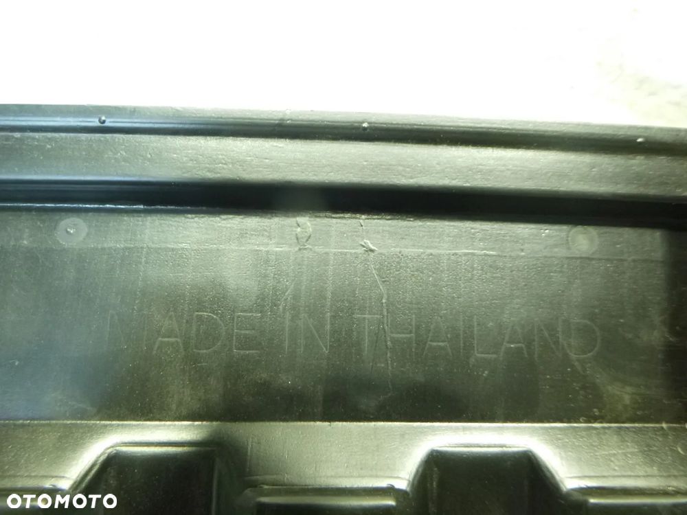 OSŁONA WEWNĘTRZNA  tapicerka TYLNEJ KLAPY tył NISSAN NAVARA NP300 - 2