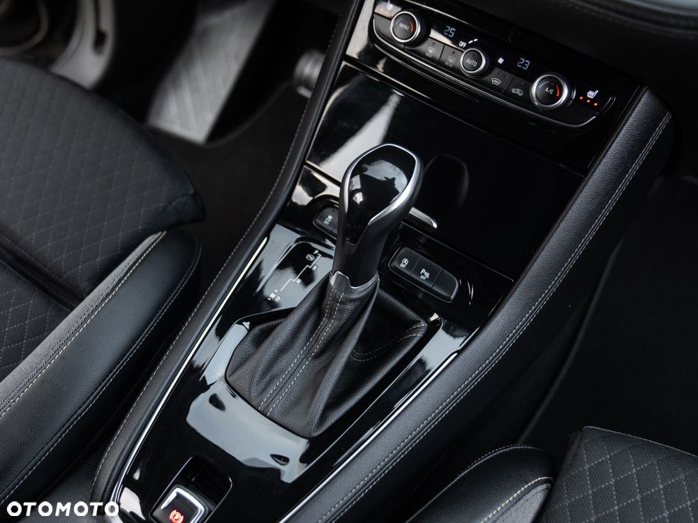 Opel Grandland X 1.6 Start/Stop Automatik Business INNOVATION - 31