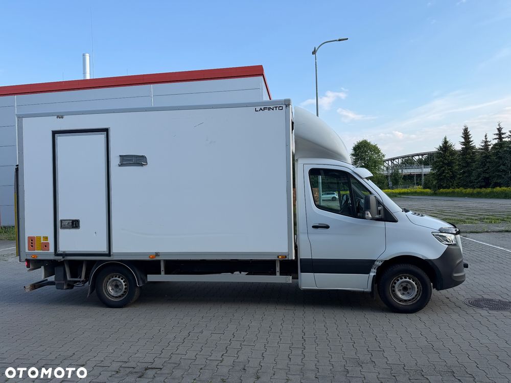 Mercedes-Benz SPRINTER 907 - 7
