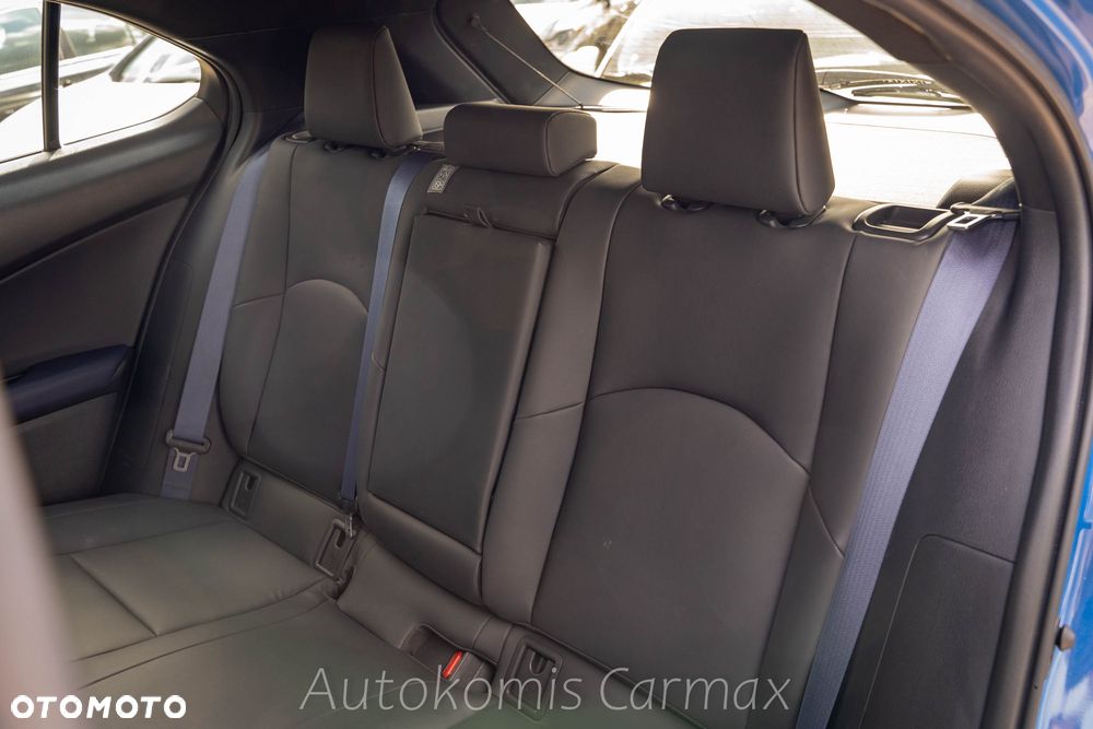 Lexus UX 250h - 27