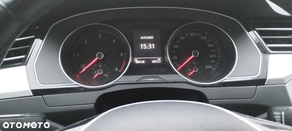 Volkswagen Passat 1.6 TDI BMT Comfortline - 15