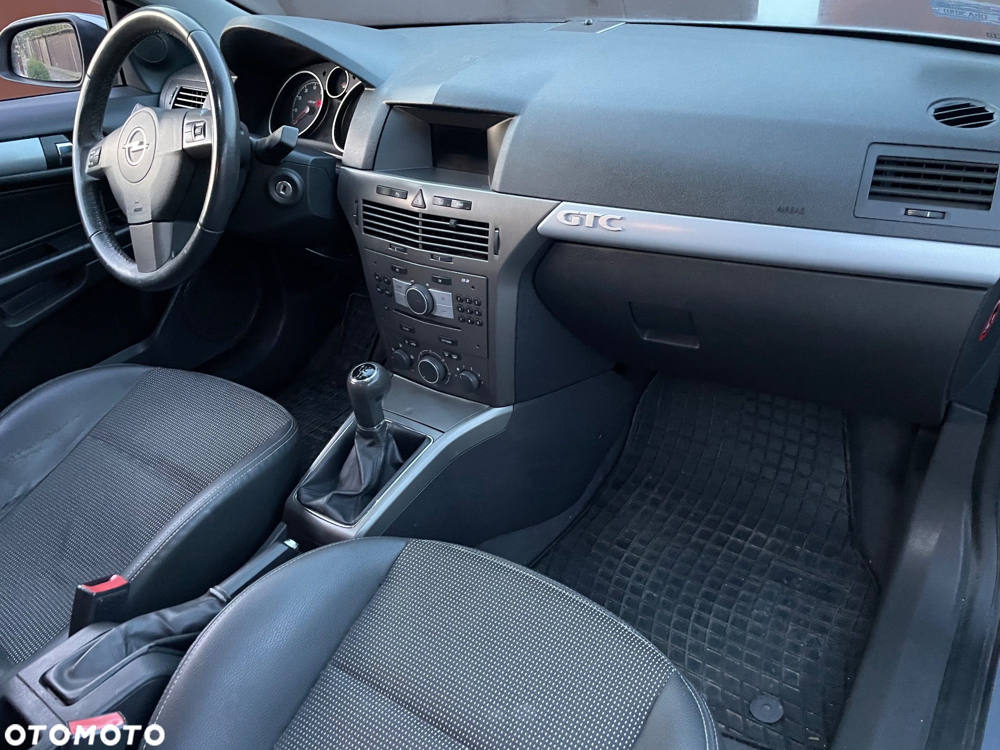 Opel Astra GTC 1.8 Cosmo - 8