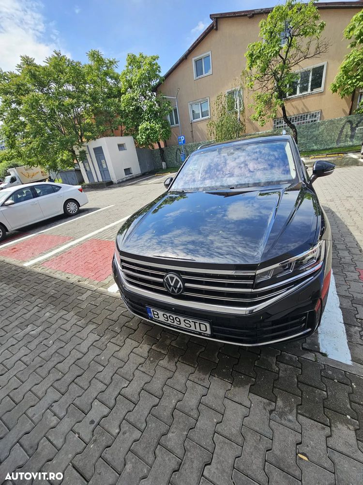 Volkswagen Touareg V6 TDI 4MOTION Elegance - 3