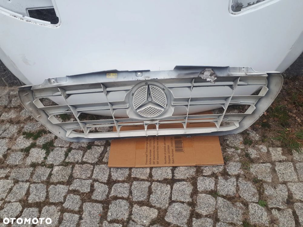 Mercedes Sprinter 907 910 ATRAPA GRILL - 3