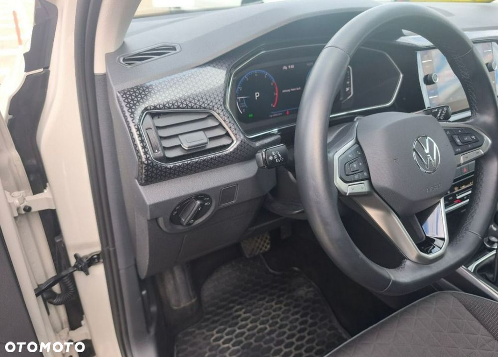 Volkswagen T-Cross - 16