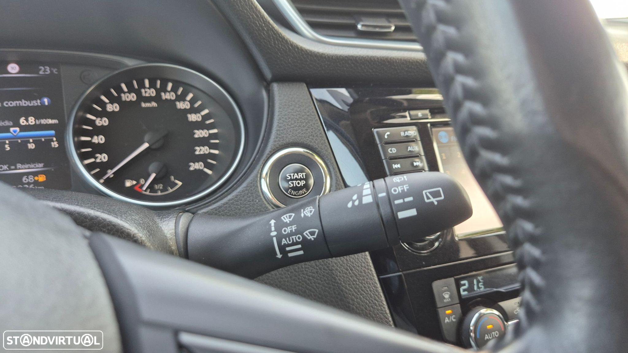 Nissan Qashqai 1.2 DIG-T N-Connecta 18 - 30