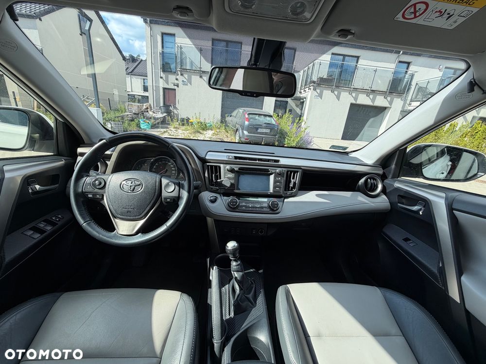 Toyota RAV4 2.0 D-4D Active - 9