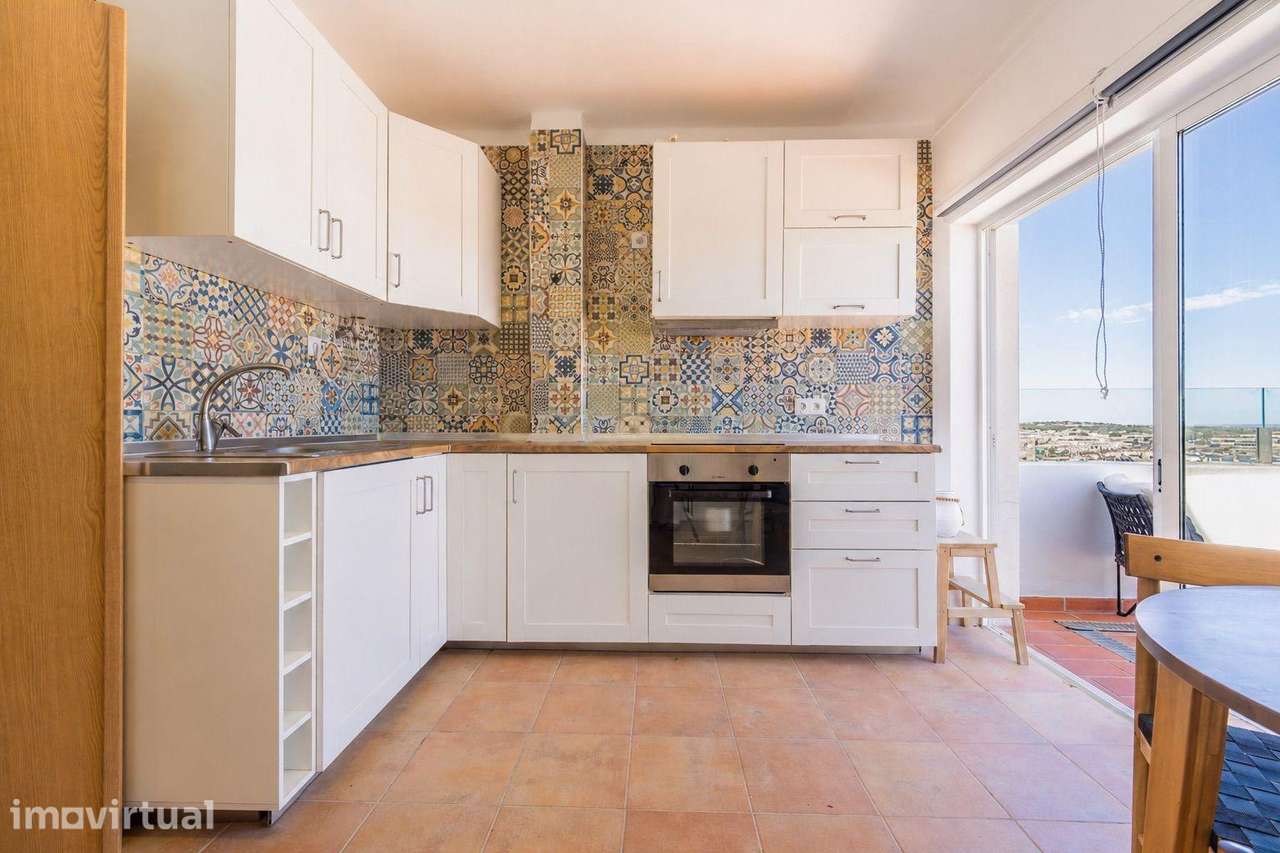 Apartamento T2 com Vista Mar e Serra, na Baixa de Olhão - Grande imagem: 5/13
