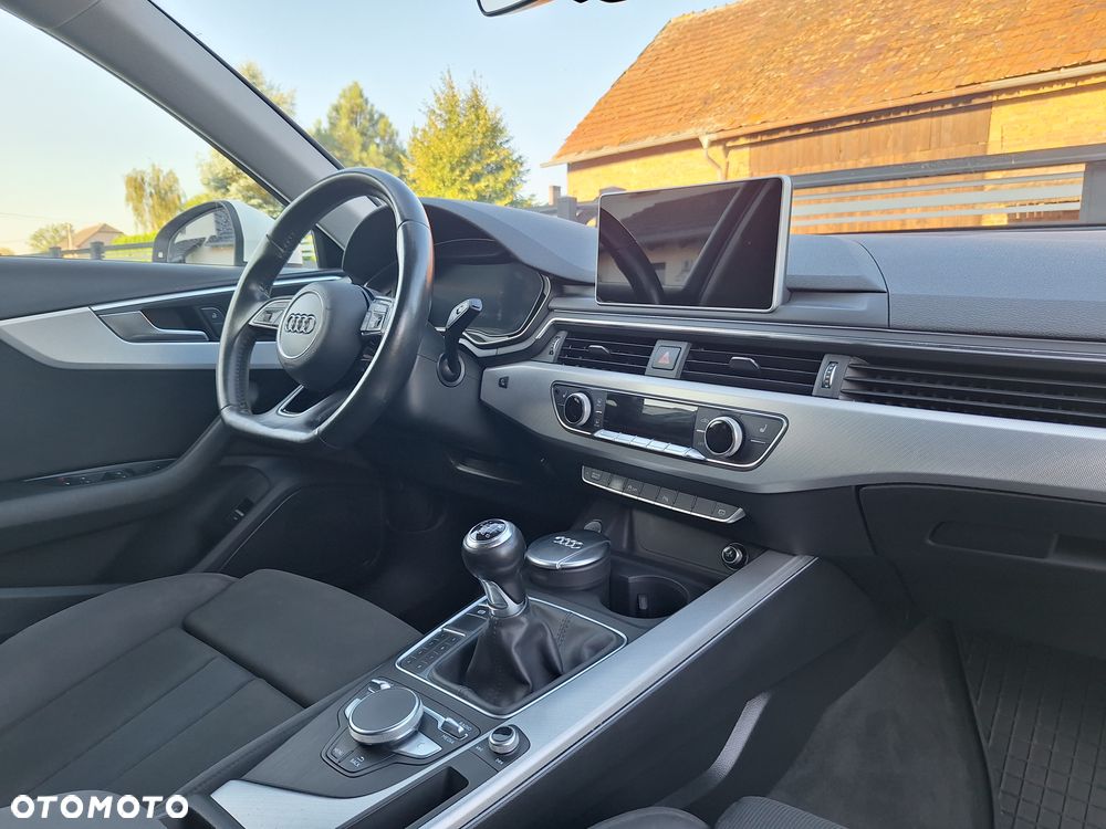 Audi A4 Avant 2.0 TDI DPF clean diesel S line Sportpaket - 9