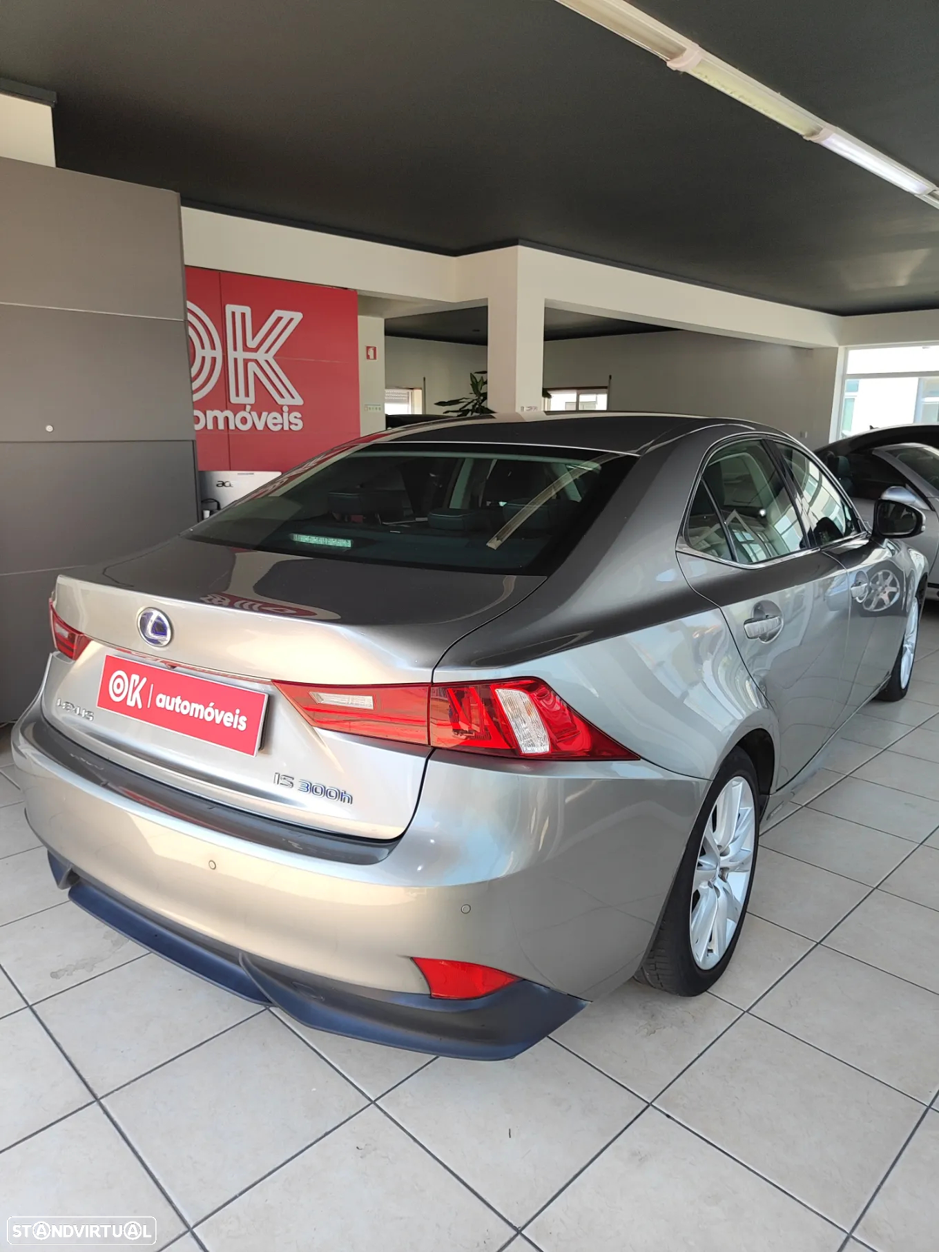 Lexus IS 300H Executive+ - 12