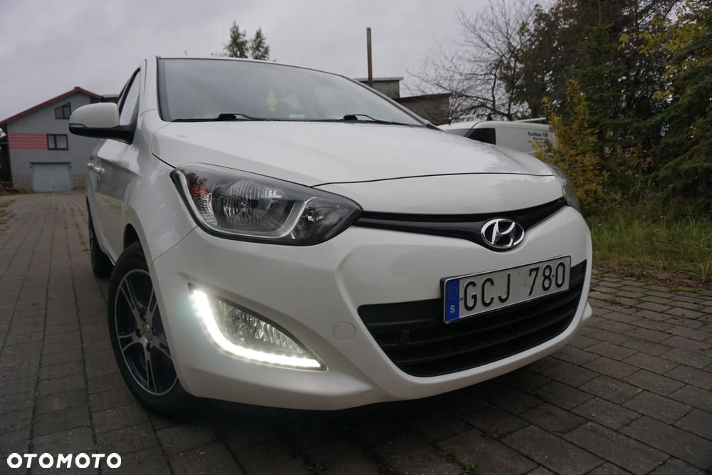 Hyundai i20 1.2 YES Gold - 14