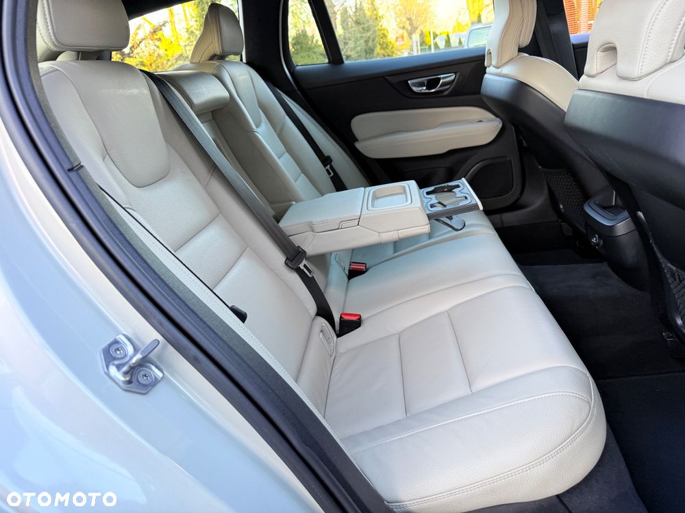 Volvo V60 D3 Inscription - 24
