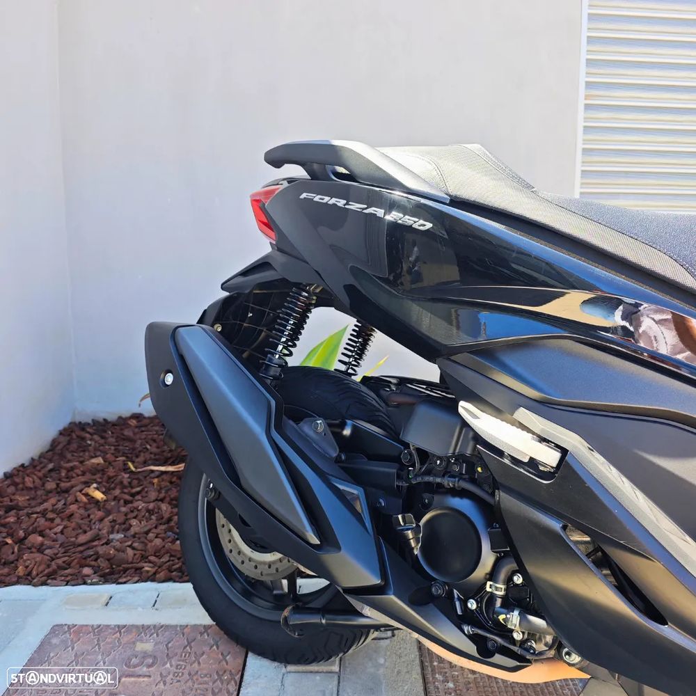 Honda Forza 350 - 10