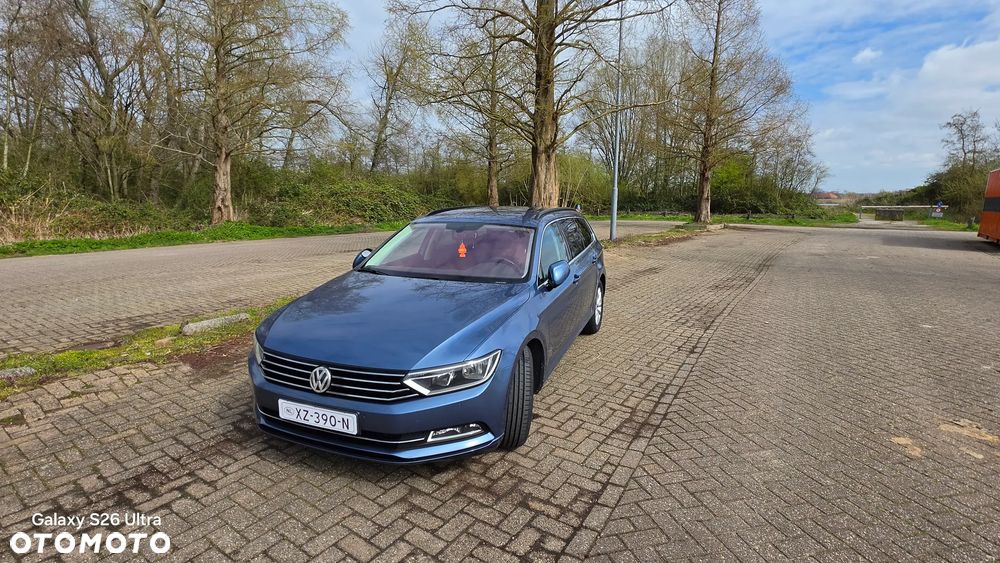 Volkswagen Passat - 12