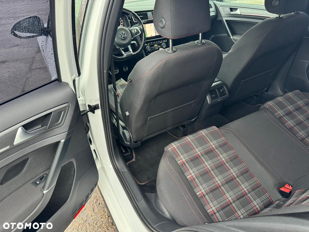 Volkswagen Golf GTI 2.0 TSI OPF DSG Performance - 21